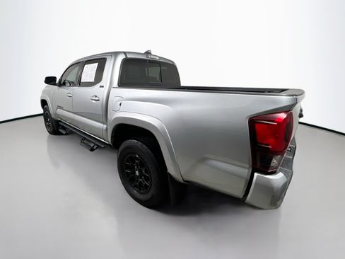 Used 2022 Toyota Tacoma SR5 w/ Technology Package RWD image 6