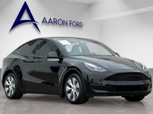 Used 2023 Tesla Model Y Long Range image 7