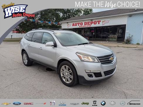 Used 2015 Chevrolet Traverse LT w/ Style and Technology Package FWD image 1