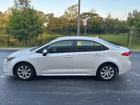 Used 2024 Toyota Corolla LE FWD image 4