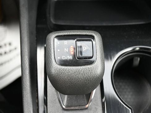 Used 2023 Nissan Rogue SV image 18