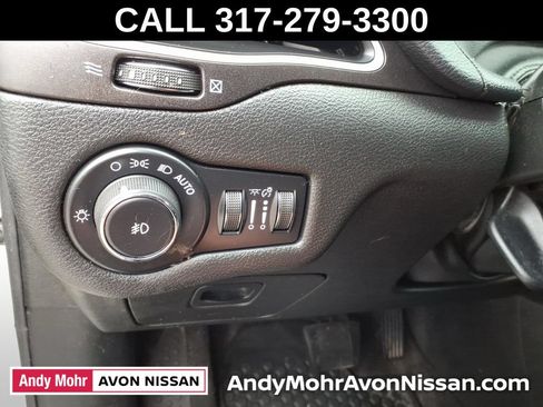 Used 2019 Jeep Cherokee Trailhawk w/ Cold Weather Group AWD/4WD image 17