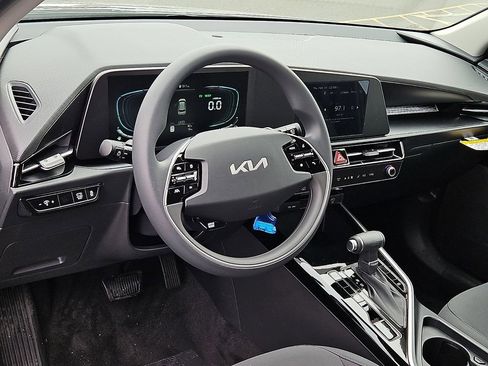 New 2026 Kia Niro LX image 12