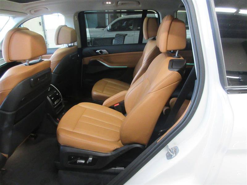 Used 2020 BMW X7 xDrive40i w/ Premium Package AWD/4WD image 5