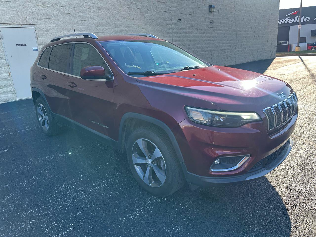 Used 2019 Jeep Cherokee Limited AWD/4WD image 7