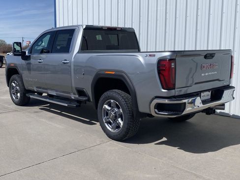New 2026 GMC Sierra 2500 SLT image 7