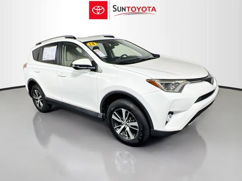 Used 2018 Toyota RAV4 XLE FWD image 1