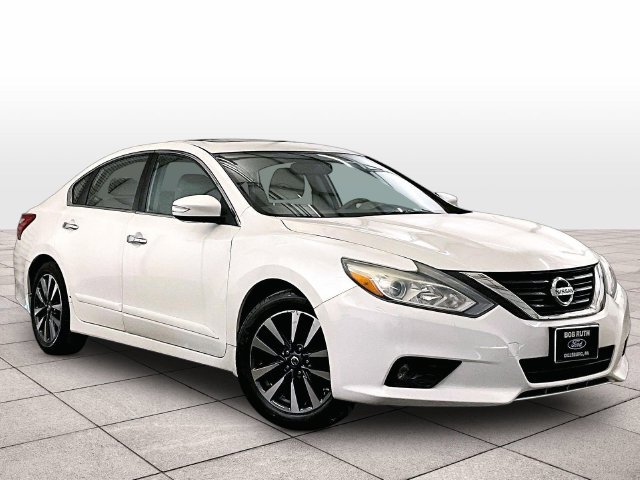 Used 2016 Nissan Altima 2.5 SL w/ 2.5 Technology Package FWD image 2