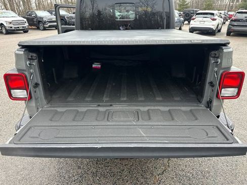 Used 2022 Jeep Gladiator Sport image 35