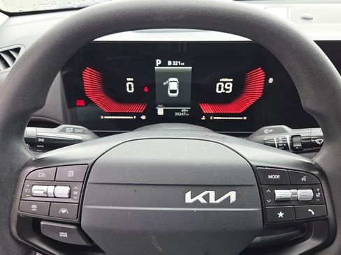 Used 2025 Kia K4 LXS image 22