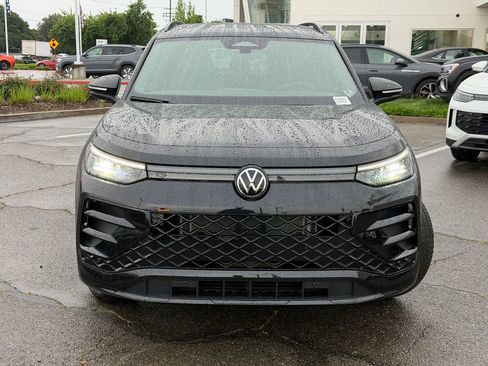 New 2026 Volkswagen Tiguan SE R-Line FWD image 4