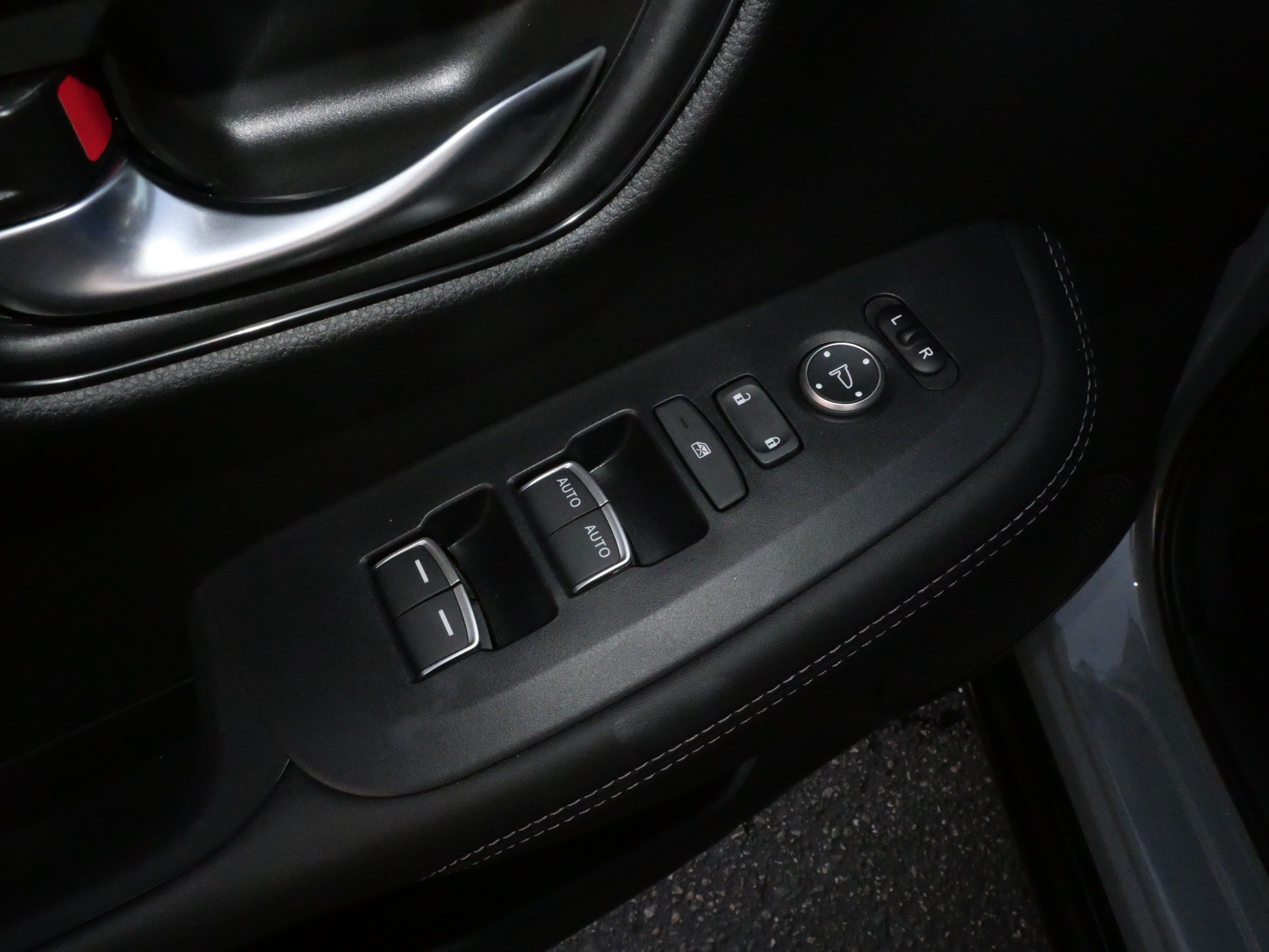 Certified 2027 Honda HR-V EX-L image 19