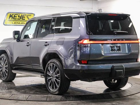 Used 2024 Lexus GX 550 w/ Cold Area Package AWD/4WD image 2