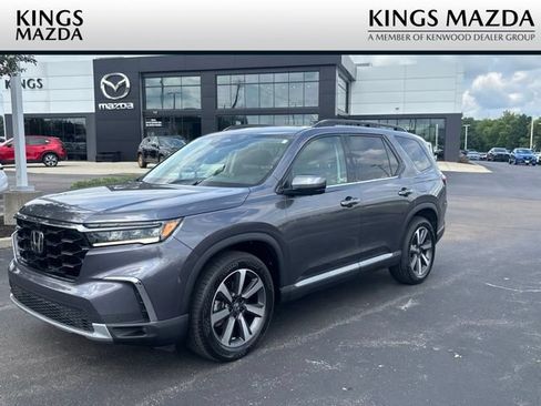 Used 2025 Honda Pilot Elite image 1