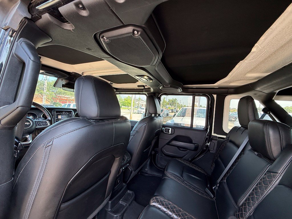 Used 2022 Jeep Wrangler Unlimited Sahara AWD/4WD image 23