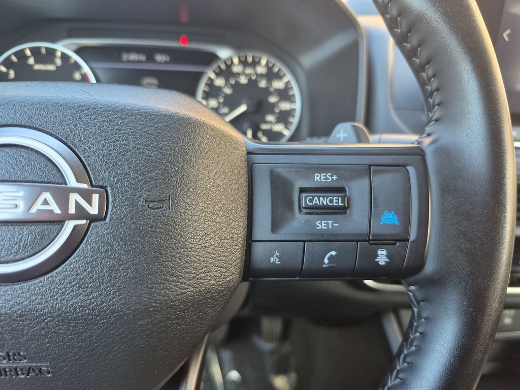 Used 2025 Nissan Rogue SV AWD/4WD image 20