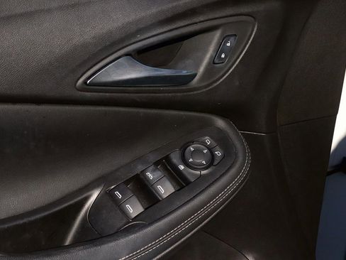 Used 2022 Buick Encore GX Select image 11