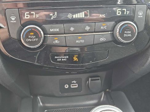 Used 2019 Nissan Rogue SV AWD/4WD image 21