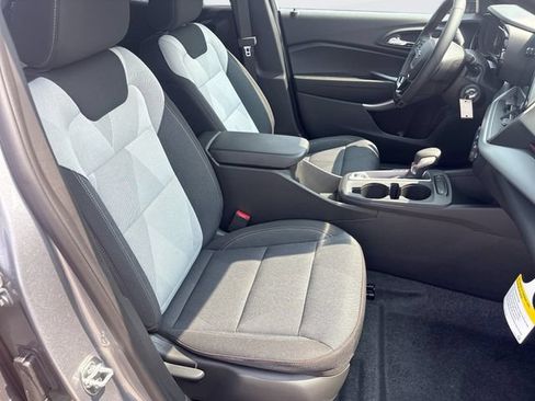 Used 2026 Chevrolet Trax RS w/ Driver Confidence Package FWD image 25