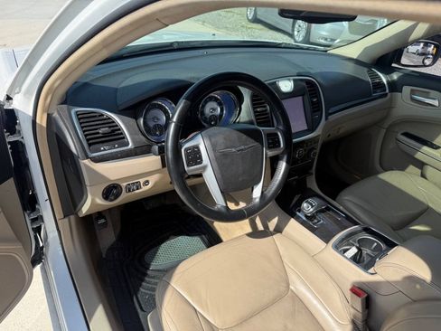 Used 2014 Chrysler 300 AWD w/ Driver Convenience Group image 15