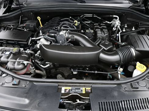 Used 2023 Dodge Durango GT w/ Blacktop Package AWD/4WD image 15