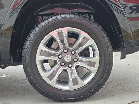 Used 2019 RAM 1500 Laramie image 28