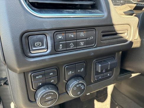 Certified 2022 Chevrolet Suburban Z71 w/ Z71 Off-Road Package image 8