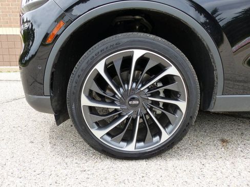 Used 2023 Lincoln Aviator AWD w/ Elements Package image 13