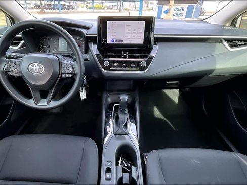 Used 2025 Toyota Corolla LE image 16