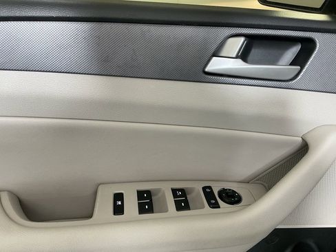 Used 2017 Hyundai Sonata SE FWD image 18