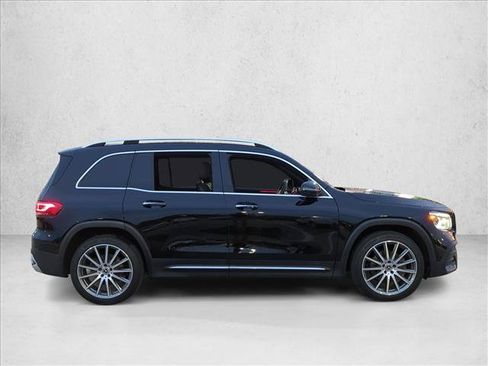 Used 2022 Mercedes-Benz GLB 250 image 4