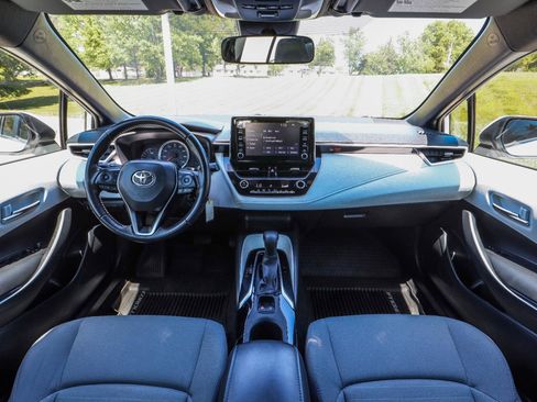 Used 2020 Toyota Corolla SE FWD image 2