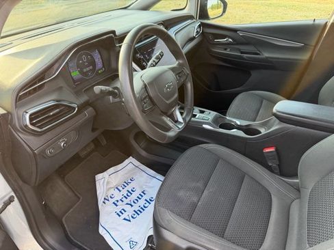 Used 2023 Chevrolet Bolt LT w/ Driver Confidence Package FWD image 9