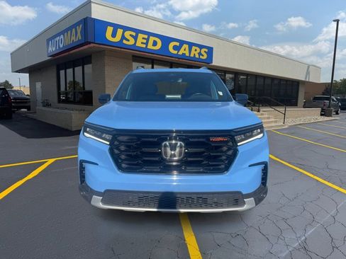 Used 2024 Honda Pilot TrailSport image 3