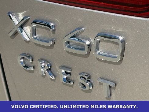 Certified 2025 Volvo XC60 B5 Plus image 11