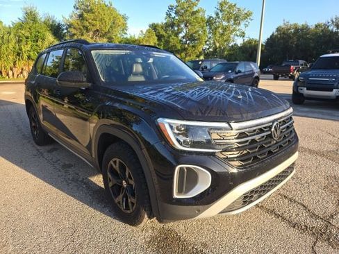 Used 2024 Volkswagen Atlas Peak Edition SEL AWD/4WD image 7