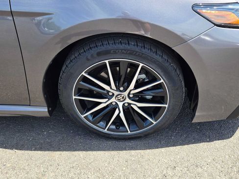 Used 2023 Toyota Camry SE FWD image 10