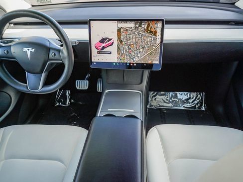 Used 2022 Tesla Model Y Performance image 14