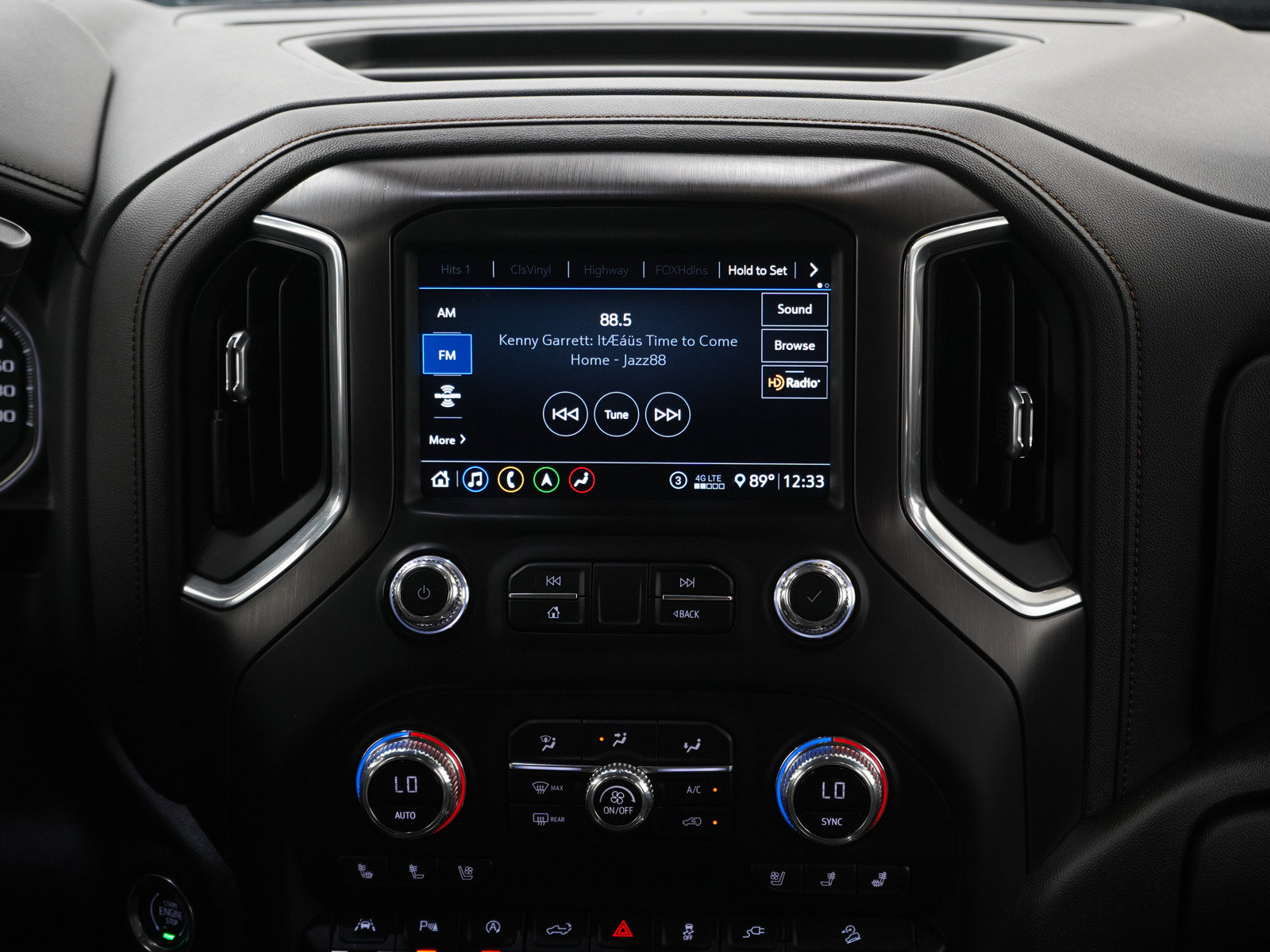 Used 2020 GMC Sierra 1500 AT4 w/ AT4 Premium Package AWD/4WD image 17