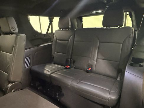 Certified 2025 Chevrolet Suburban Z71 AWD/4WD image 17