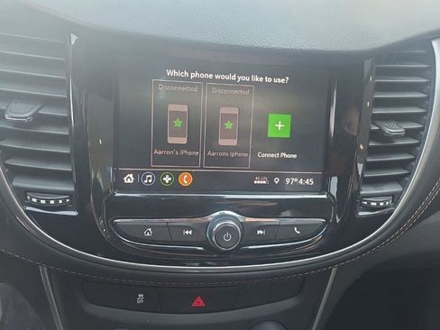 Used 2022 Chevrolet Trax LT w/ Midnight Edition image 7