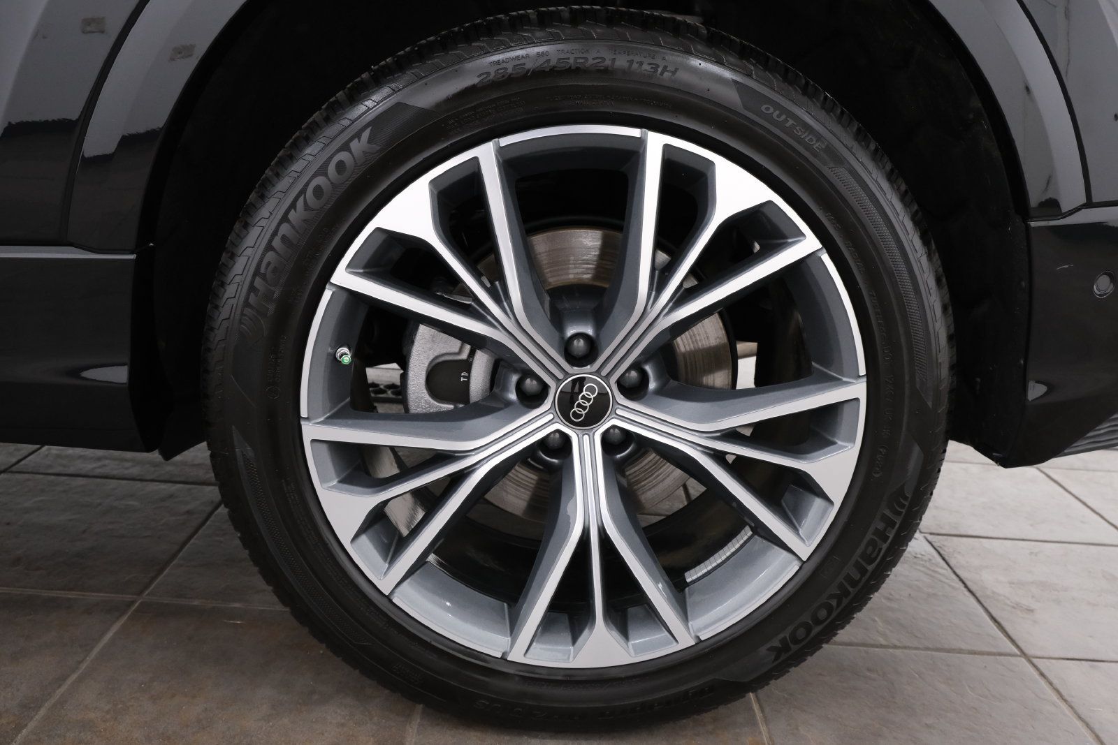 Used 2025 Audi Q8 Premium Plus AWD/4WD image 35