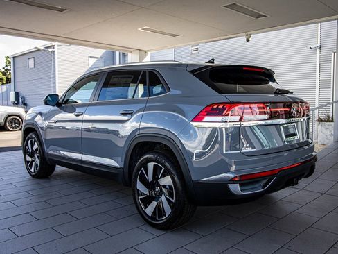New 2026 Volkswagen Atlas Cross Sport SE image 13