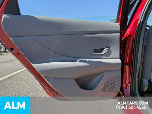 Certified 2025 Hyundai Elantra Sport image 10