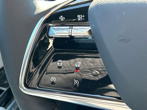 New 2026 Cadillac Lyriq Premium Luxury image 27