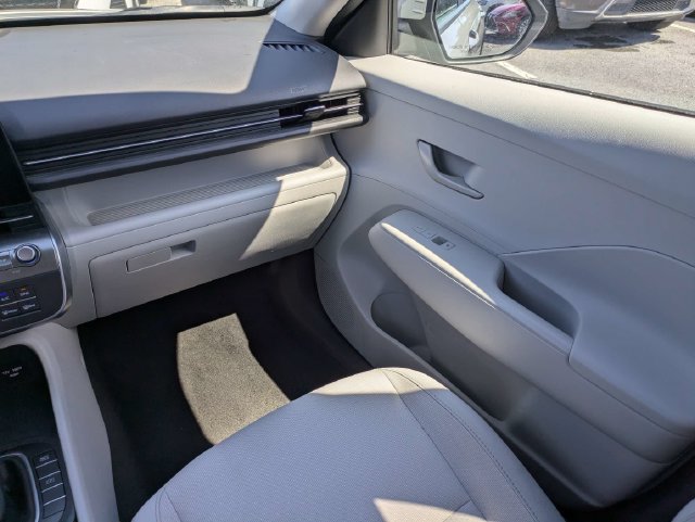 Used 2025 Hyundai Kona SEL FWD image 18