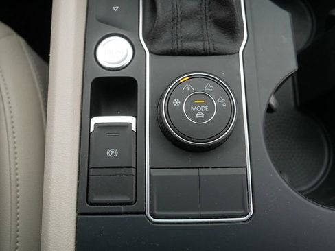 Used 2019 Volkswagen Atlas SE w/ Towing Package image 31