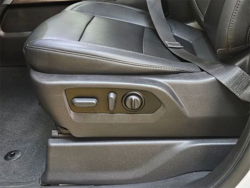 Used 2022 Chevrolet Silverado 2500 LT w/ Convenience Package image 24