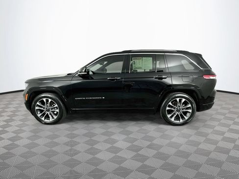 Certified 2023 Jeep Grand Cherokee Overland w/ Luxury Tech Group IV AWD/4WD image 7