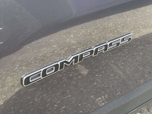 Used 2024 Jeep Compass Latitude AWD/4WD image 11